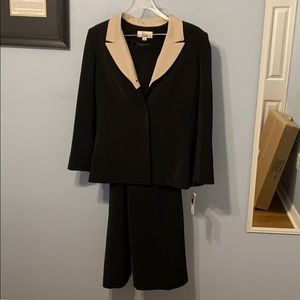 Brand New Le Suit with Tags